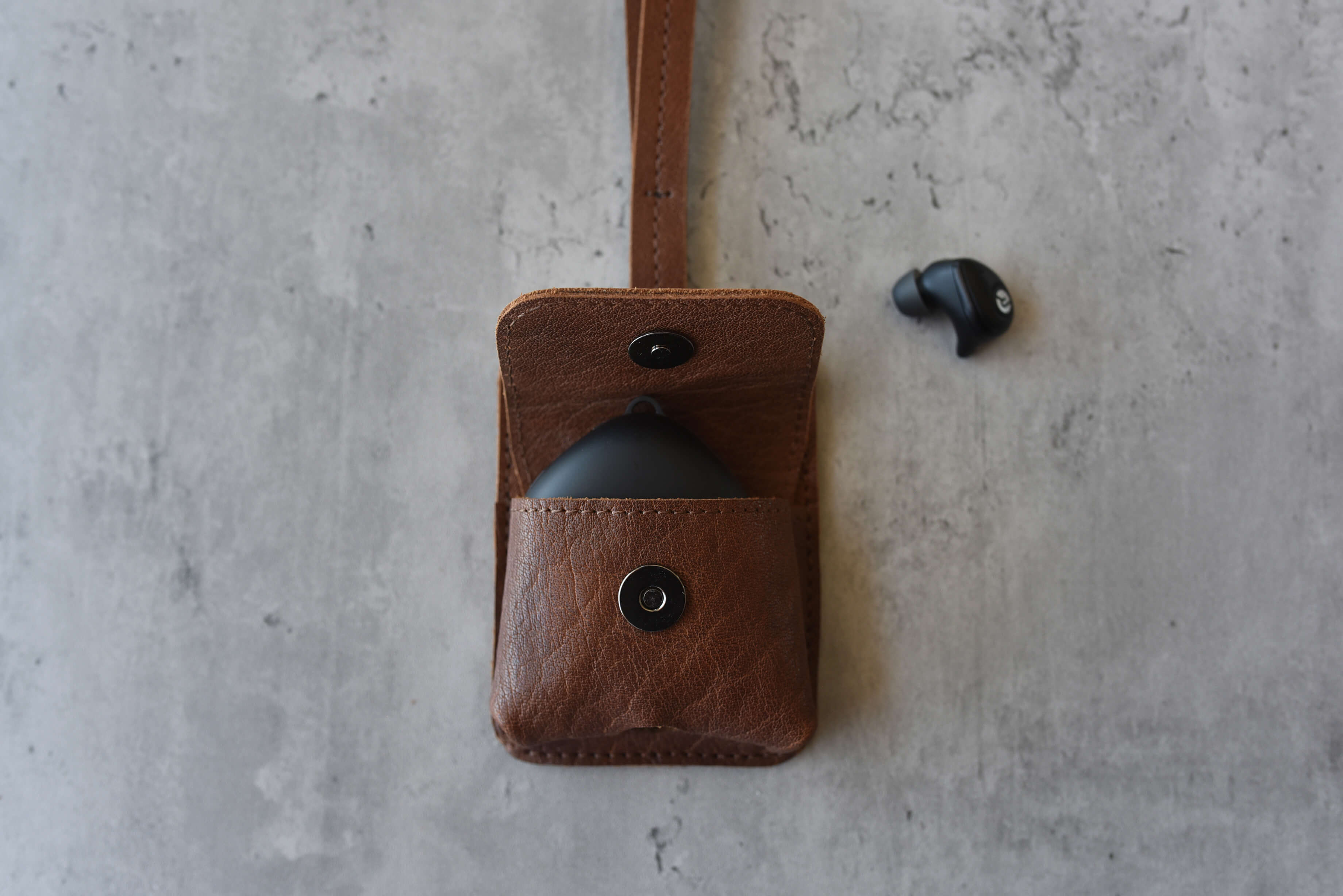 Leather Airpod Holder